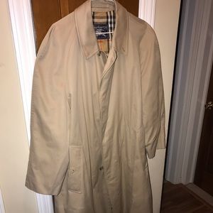 Burberry coat/jacket/trench